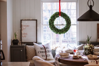9 Festive Holiday Table Decorating Ideas for 2023