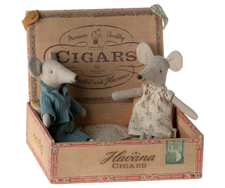 Mum and dad Mouse in Cigar Box