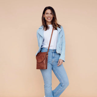 Peck Handcrafted Leather Crossbody Bag - Cognac