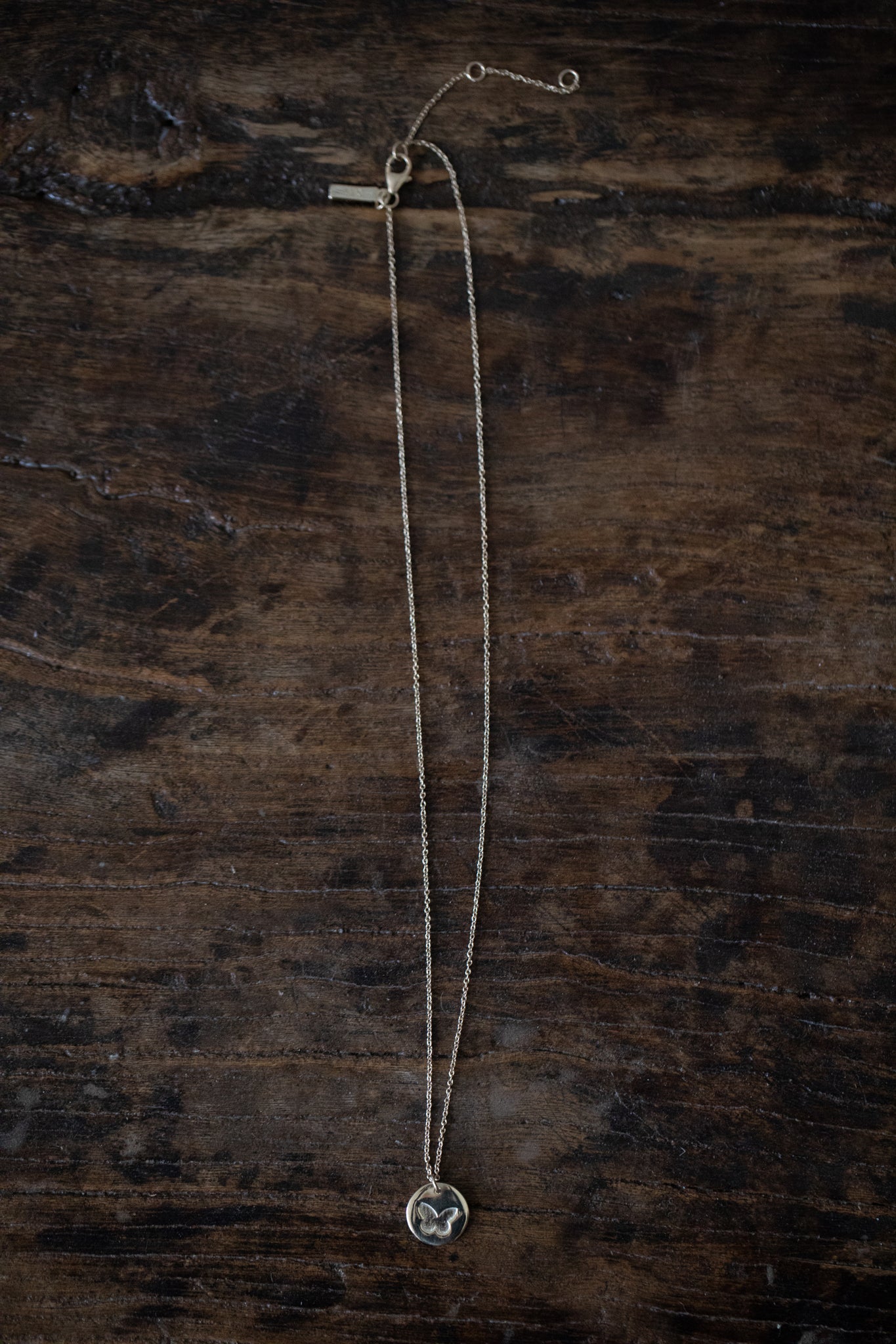 ***Round Butterfly Pendant Necklace