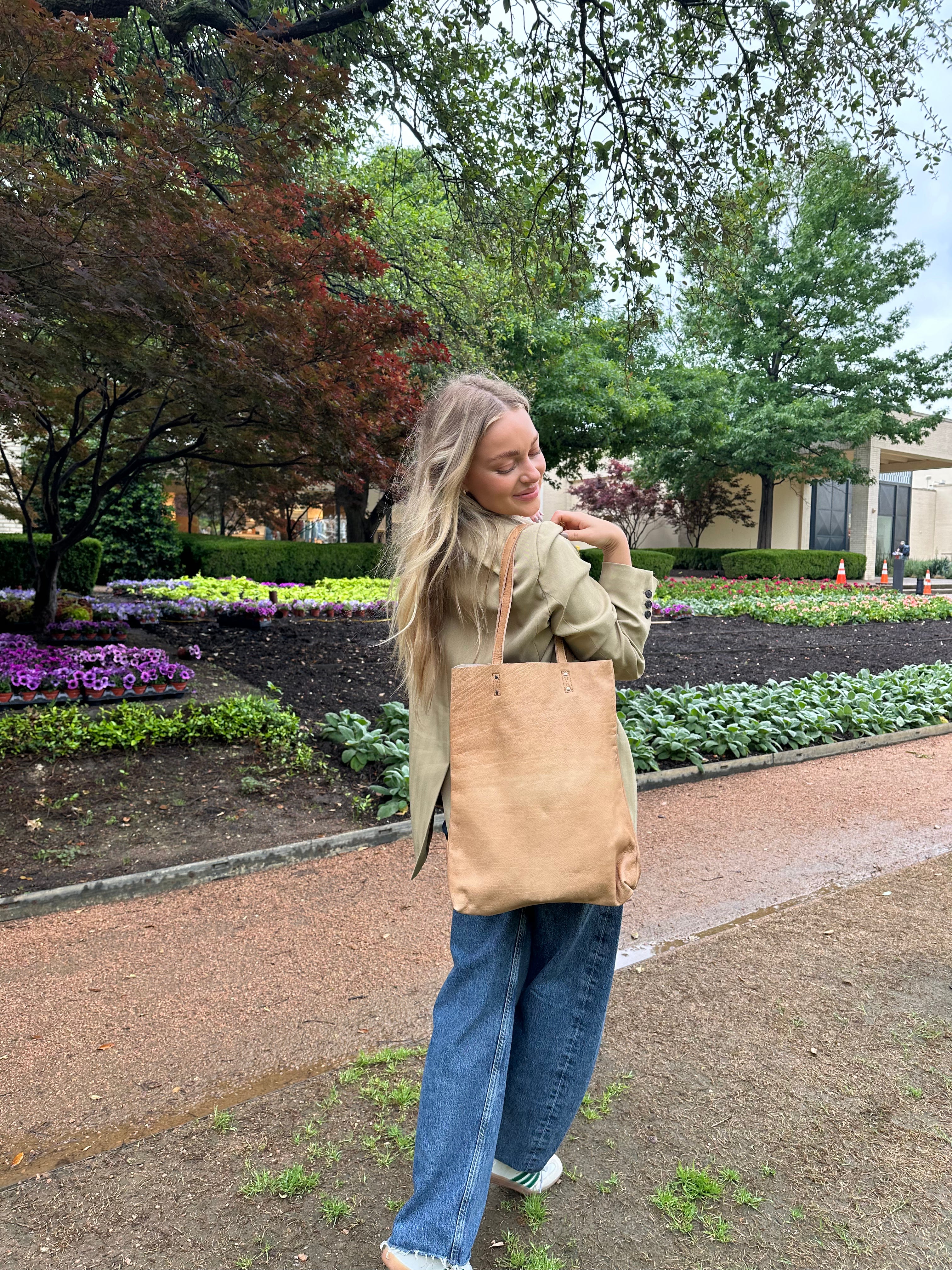 ***Large Leather Shoulder Bag -