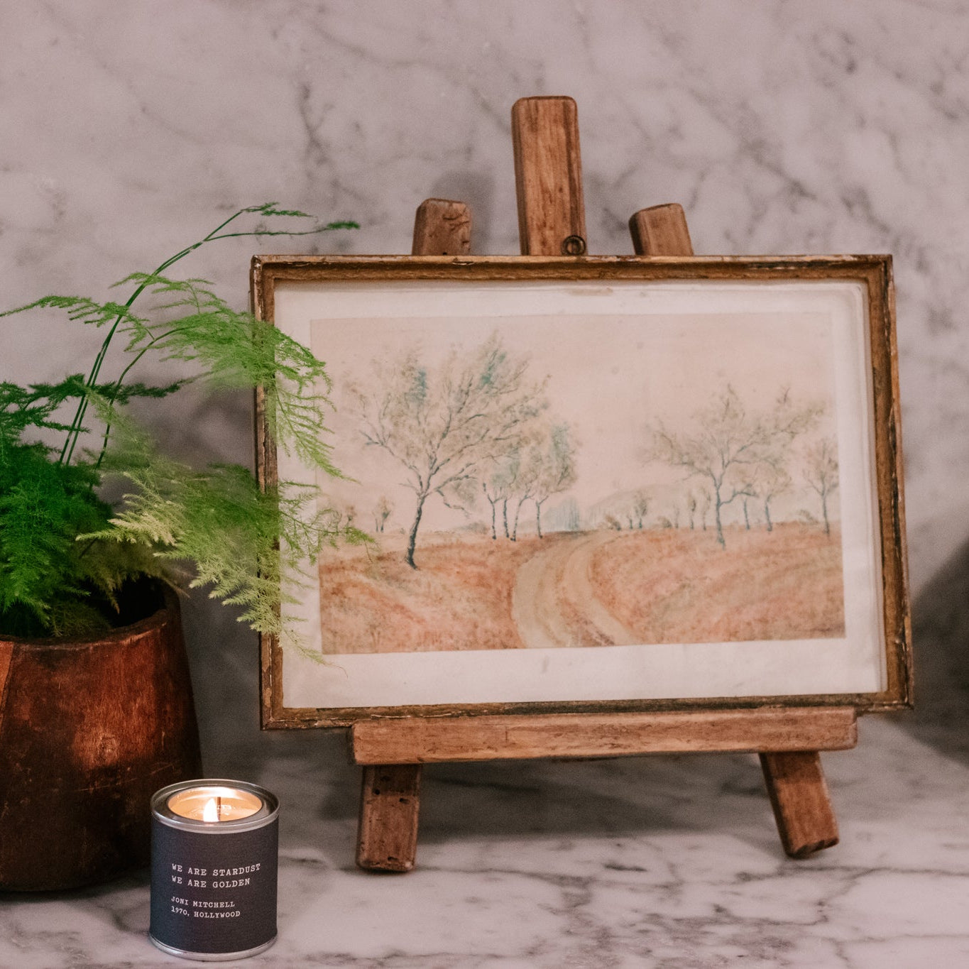 Medium Recycled Pine Wood Easel 13.6" x 8.86"