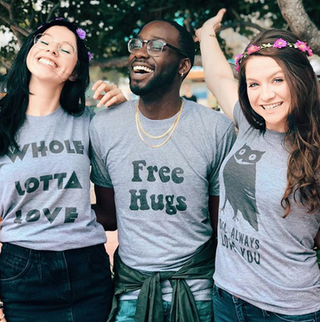 Free Hugs T-Shirt Adult
